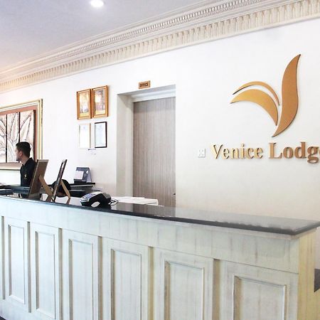 Venice Lodge Μπαντάρ Σερί Μπεγκαβάν Εξωτερικό φωτογραφία