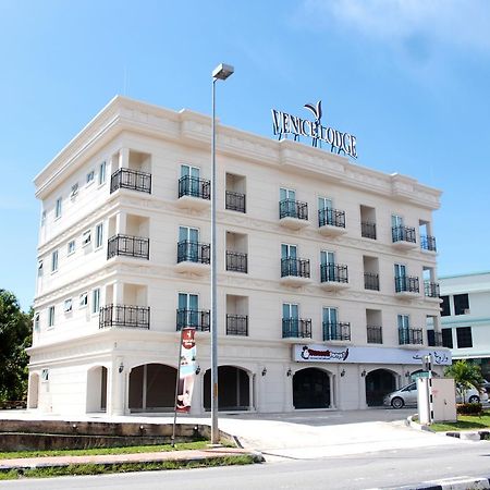 Venice Lodge Μπαντάρ Σερί Μπεγκαβάν Εξωτερικό φωτογραφία