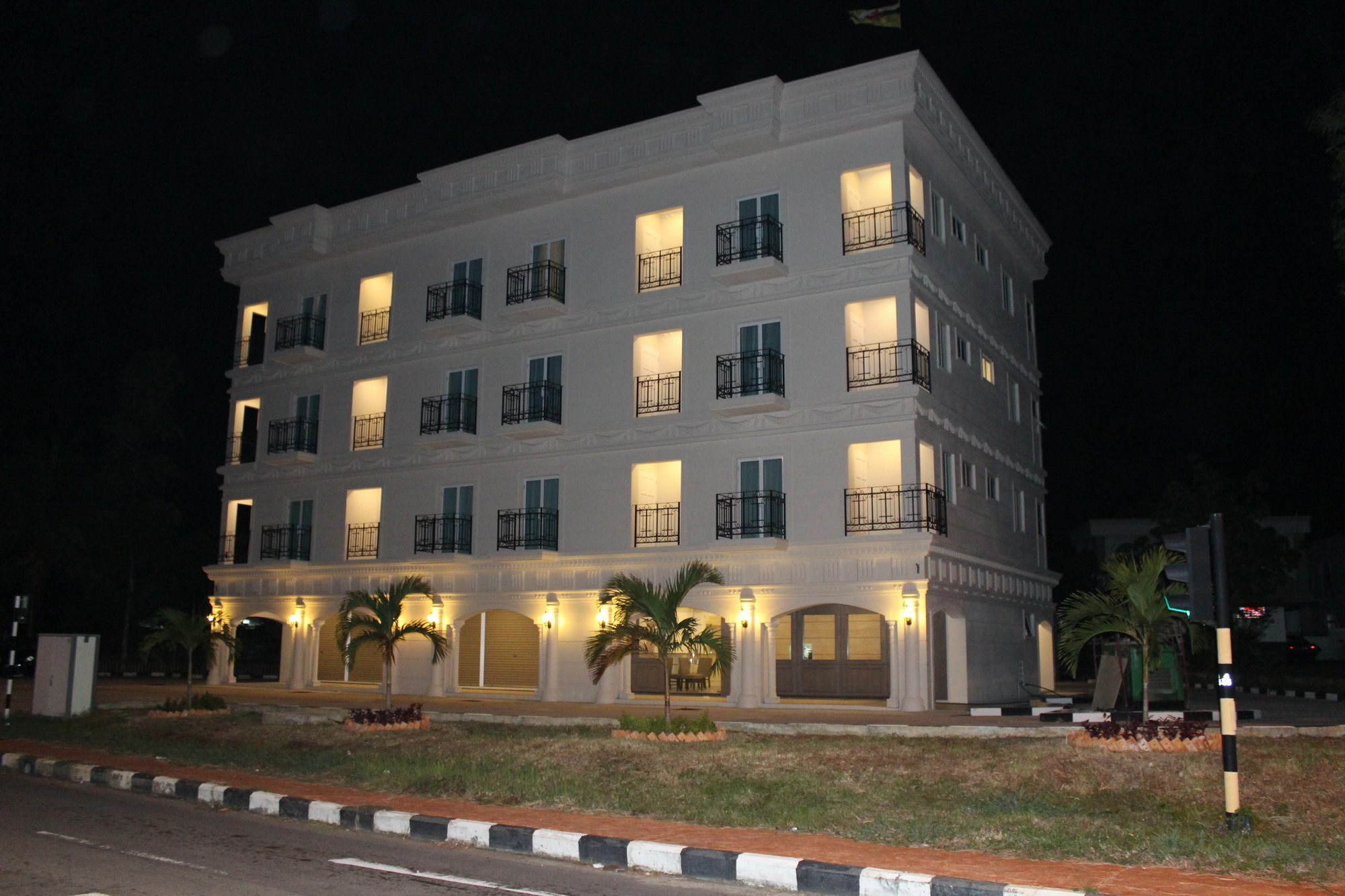 Venice Lodge Μπαντάρ Σερί Μπεγκαβάν Εξωτερικό φωτογραφία